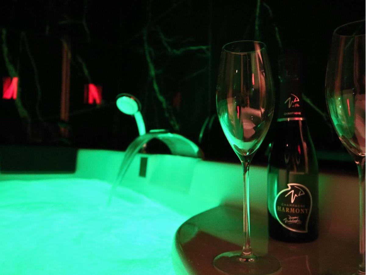 Sejour Detente A Saint-Omer - Jacuzzi Prive, Terrasse, Centre-Ville Et Parking Gratuit Exteriör bild
