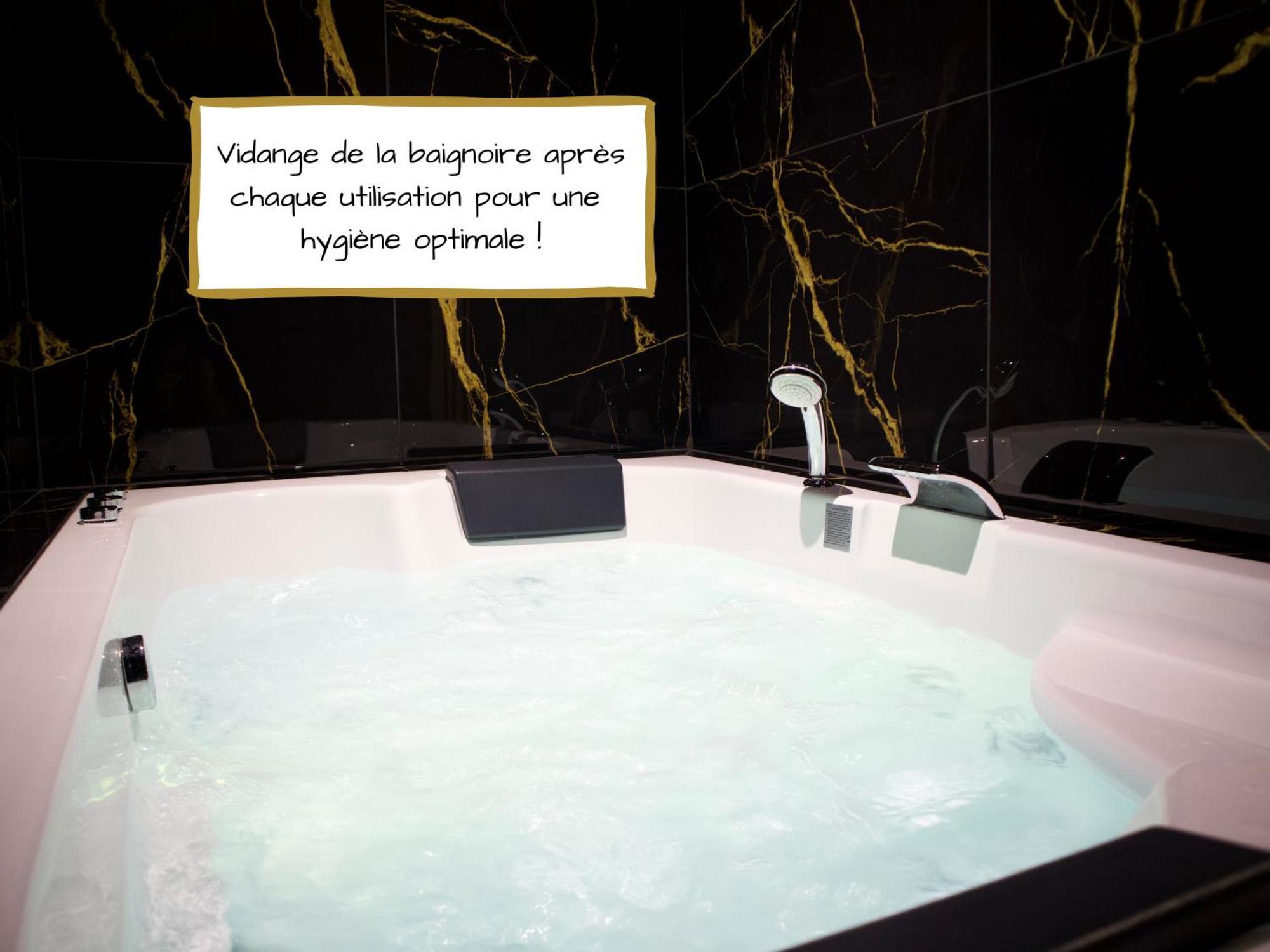Sejour Detente A Saint-Omer - Jacuzzi Prive, Terrasse, Centre-Ville Et Parking Gratuit Exteriör bild