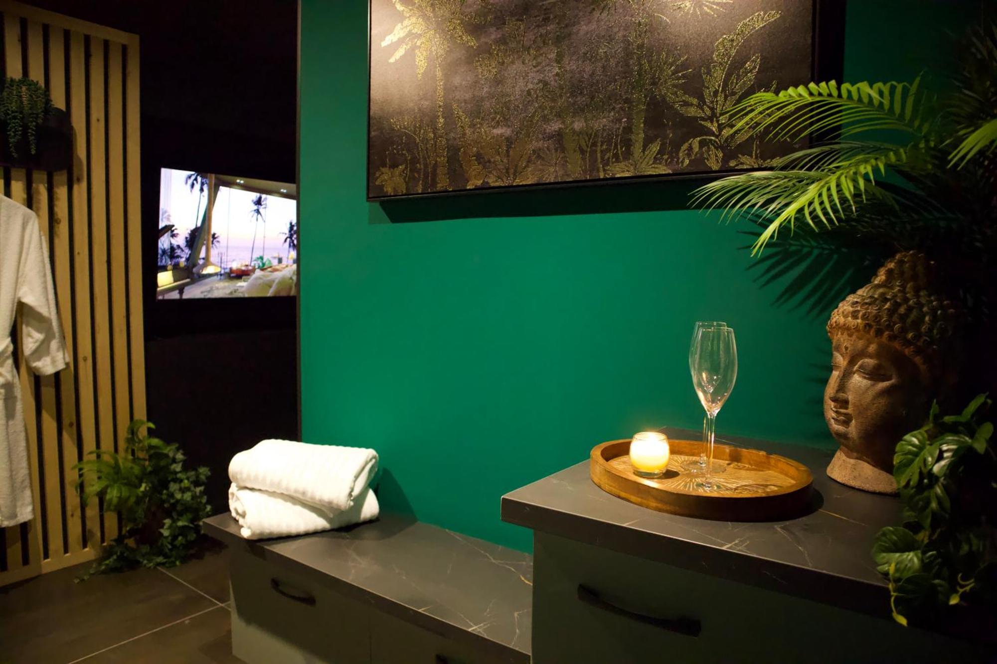 Sejour Detente A Saint-Omer - Jacuzzi Prive, Terrasse, Centre-Ville Et Parking Gratuit Exteriör bild